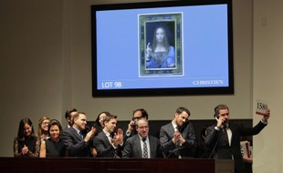 Un tableau du peintre italien Léonard de Vinci a été adjugé mercredi 450,3 millions de dollars lors d'enchères chez Christie's à New York