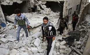 Le régime de Damas a dénoncé dimanche la décision de la France d'accueillir un "ambassadeur" de la Coalition d'opposition syrienne comme un acte "hostile" à l'égard de la Syrie, en proie à de nouveaux combats et à des bombardements, en particulier sur la capitale.