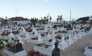 Johnny Hallyday a été inhumé au cimetière de Lorient sur l'île de Saint-Barthélemy, le 11 décembre 2017.