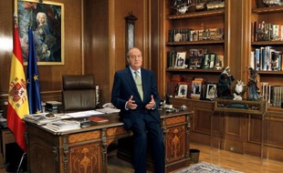 La Maison royale d'Espagne sera inclue dans la future loi sur la transparence des comptes publics mais cette décision "n'a rien à voir" avec la mise en cause de l'Infante Cristina dans une affaire de corruption, ont fait savoir vendredi les services du roi Juan Carlos.