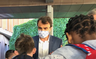 Le maire de Lyon Grégory Doucet le 1er septembre 2020 lors de la rentrée des classes.