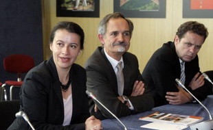 La nouvelle ministre du Logement Cécile Duflot a réaffirmé mardi l'engagement de la majorité présidentielle de relever le seuil de logements sociaux pour les villes de plus de 3.500 habitants de 20%, à l'heure actuelle, à 25%.