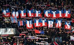 Les Ultras parisiens redonnent des couleurs au Parc des Princes