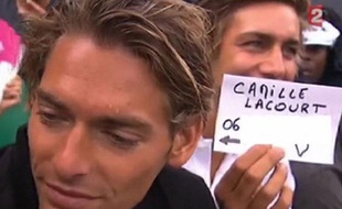Capture d'écran de Camille lacourt pendant son interview sur France 2.