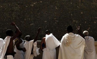 Les pèlerins ont commencé mardi le rituel de lapidation de Satan dans la vallée de Mina, près de La Mecque, au premier jour de l'Aïd al-Adha, la fête du sacrifice célébrée par les musulmans à travers le monde.