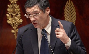 L'ex-ministre et député UMP Patrick Devedjian a déploré mardi que la Turquie "menace tout le monde" et "n'est pas le pays des droits de l'homme", en revenant sur la proposition de loi pénalisant la négation du génocide des Arméniens.
