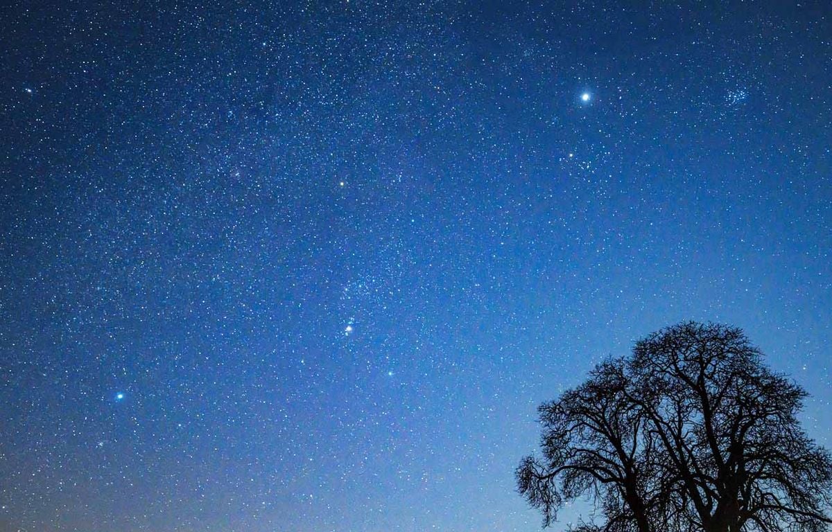 Astronomie : Les 5 infos à connaître pour briller en regardant les étoiles cet été