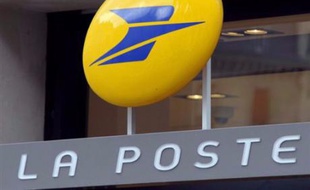"Il n'est plus question pour l'instant (...) d'ouvrir le capital de La Poste", a estimé dimanche Henri Guaino, conseiller spécial du président de la République.