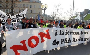LL'arrêt de la production à l'usine PSA d'Aulnay à l'horizon 2014, qui pourrait être annoncé jeudi, était inscrit dans un scénario révélé à grand fracas par la CGT en juin 2011 et finalement appliqué à la lettre par le constructeur, malgré la mobilisation des syndicats depuis un an.
