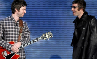 Noel et Liam Gallagher à Milan en 2008