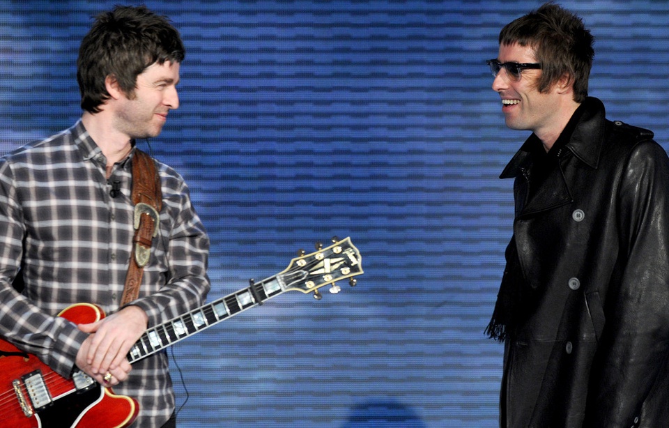 Liam Et Noel Leaders Du Groupe Oasis Oasis: La guerre entre entre Noel et Liam Gallagher continue