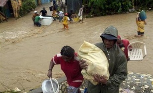 Le bilan de la tempête tropicale Noël qui a touché dimanche la République dominicaine s'est alourdi à 16 morts et 15 disparus, a annoncé mardi le Centre des opérations d'urgence (COE), tandis que des sources non officielles faisaient état d'environ 25 morts.