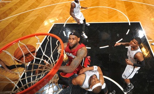 LeBron James lors du match entre Miami et Brooklyn le 12 mai 2014.