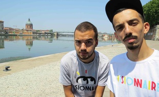 Olivio et Florian, les deux frères toulousains du groupe Bigflo & Oli.