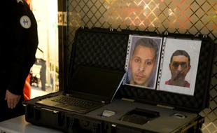 Les portraits de Salah Abdeslam et Mohamed Abrini à l'aéroport Charles-de-Gaulle le 3 décembre 2015 à Roissy