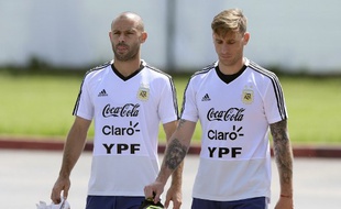 Mascherano et Biglia, le doble pivote le plus infâme de l'histoire.