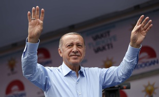Le président turc Recep Tayyip Erdogan lors d'un meeting de l'AKP le 23 juin 2018 à Istanbul.