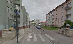 Rue de Nontron dans le quartier du Neuhof, à Strasbourg (Bas-Rhin).