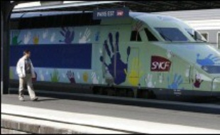 La SNCF a entamé lundi sur la ligne Méditerranée des tests sur une augmentation de la vitesse des TGV à 360 km/h, contre 300 km/h pour les TGV actuels et 320 km/h pour le futur TGV Est, a annoncé sa nouvelle présidente Anne-Marie Idrac.