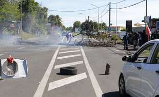 Un barrage dans la commune de Pointe-à-Pitre en Guadeloupe, le 23 novembre 2021.