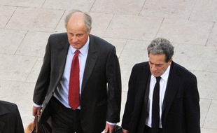 Patrice de Maistre, ex-gestionnaire de fortune de Liliane Bettencourt, saura vendredi s'il est libéré après une semaine de détention dans le cadre de l'affaire Bettencourt, qui agite de plus en plus les politiques, à moins d'un mois de la présidentielle.
