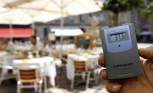 Le climat de la France pourrait se réchauffer de 3,8°C d'ici la fin du XXIe siècle, par rapport à la température actuelle, si l'augmentation des émissions de gaz à effet de serre (GES) se poursuit au rythme actuel, selon une étude rendue publique lundi par le CNRS.