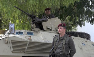 Les forces tunisiennes sont engagées mercredi dans des combats avec un groupe d'une cinquantaine de jihadistes armés retranchés sur le mont Chaambi (Ouest), a indiqué à l'AFP un source sécuritaire sur le terrain des opérations.