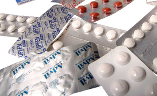 Illustration de comprimés d'ibuprofène.