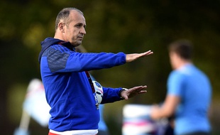 Philippe Saint-André à l'entraînement avec les Bleus.