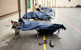 Le gymnase Palmer de Cenon est réquisitionné dans le cadre du plan Grand froid. Illustration - Photo : Sebastien Ortola