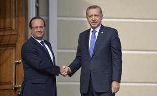 François Hollande (g) et le Premier ministre turc Recep Tayyip Erdogan au G20 de Saint-Pétersbourg en Russie, le 5 septembre 2013