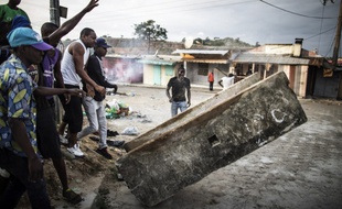 Depuis mercredi soir, un millier de personnes ont été arrêtées dans tout le pays, dont 600 à 800 dans la capitale Libreville.