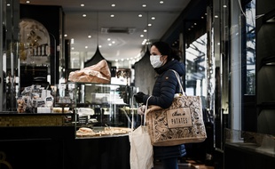 Dans une boulangerie à Paris, en mars 2020.