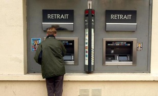 Quatre Français sur dix estiment qu'une taxe sur les comptes bancaires des épargnants pourrait être mise en place en France en cas d'aggravation de la situation économique, selon un sondage réalisé par l'Ifop pour Sud Ouest Dimanche.