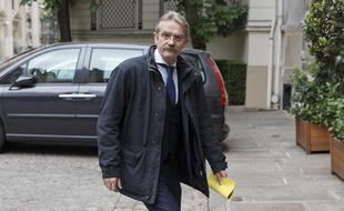Frédéric Thiriez, président de la Ligue de football professionnel, arrive le 14 mai 2013 au ministère de l'Intérieur pour assister à une réunion présidée par Manuel Valls suite aux débordements lors du rassemblement de victoire du PSG sur le Trocadéro et les Champs Élysées.