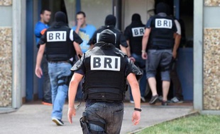 Les forces spéciales de la BRI en opération, le 26 juin 2015 à Saint-Priest, près de Lyon