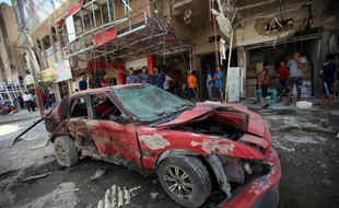 Au moins 13 personnes ont été tuées, en majorité des enfants, vendredi par l'explosion de deux bombes à Touz Khourmatou, dans le nord de l'Irak, selon la police et le maire de la ville.