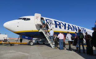 Ryanair veut faire payer les valises en cabine pour diminuer les retards à l'embarquement.