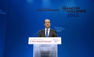 François Hollande (30% des intentions de vote au premier tour), qui creuse l'écart avec Nicolas Sarkozy (23%, -1), et François Bayrou (13%) progressent chacun de deux points dans un sondage BVA publié samedi par Orange, la presse régionale et RTL.