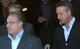 Gérard Louvin et Daniel Moyne, le 13 juin 2003, aux obsèques de Guy Lux à Neuilly-sur-Seine.
