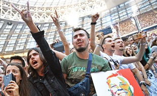 Le public du groupe Metallica lors de leur concert en Russie au Luzhniki stadium en juillet 2019