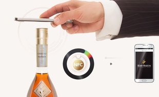 La bouteille connectée du Cognac Rémy Martin.