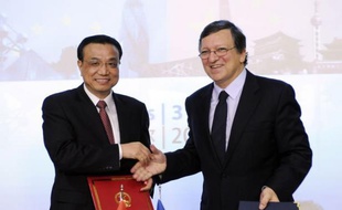L'UE et la Chine ont signé des déclarations conjointes en vue d'un "partenariat" dans le domaine de l'énergie, prévoyant notamment l'ouverture de leurs marchés respectifs, selon le président de la Commission européenne José Manuel Barroso.
