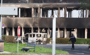 Environ 200 personnes ont dégradé la barrière de péage de Narbonne sud, dans la nuit du 1er au 2 décembre 2018.