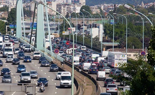 Illustration: trafic sur le périphérique parisien.