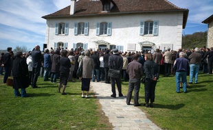 Une cérémonie de commémoration au mémorial d'Izieu, le 6 avril 2010.