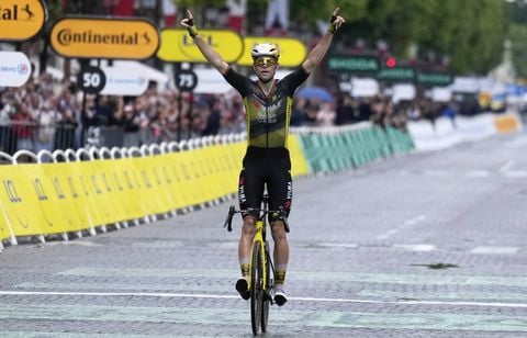 EN DIRECT Tour de France 2025 - 21e étape : Van Aert dompte Montmartre et Pogacar, le Slovène remporte le Tour pour la 4e fois...
