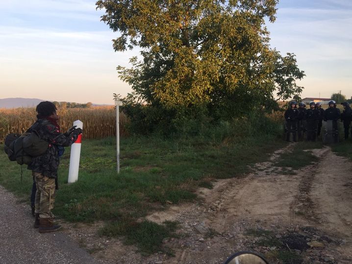 Les gendarmes mobiles quadrillent la zone autour de la ZAD du GCO près de Strasbourg.