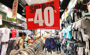 Illustration des soldes à Marseille.
