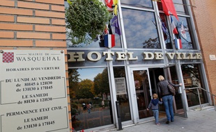 Wasquehal, le 23 octobre 2012. La facade de l'hotel de ville.